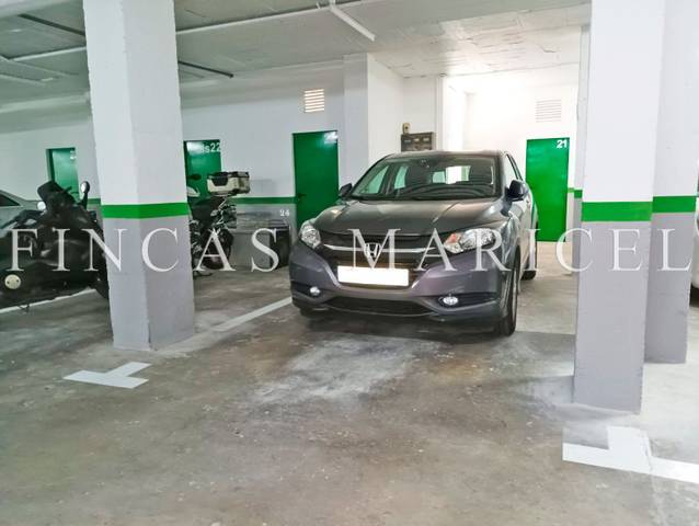 Garaje en Venta en Vallpineda - Santa Bàrbara