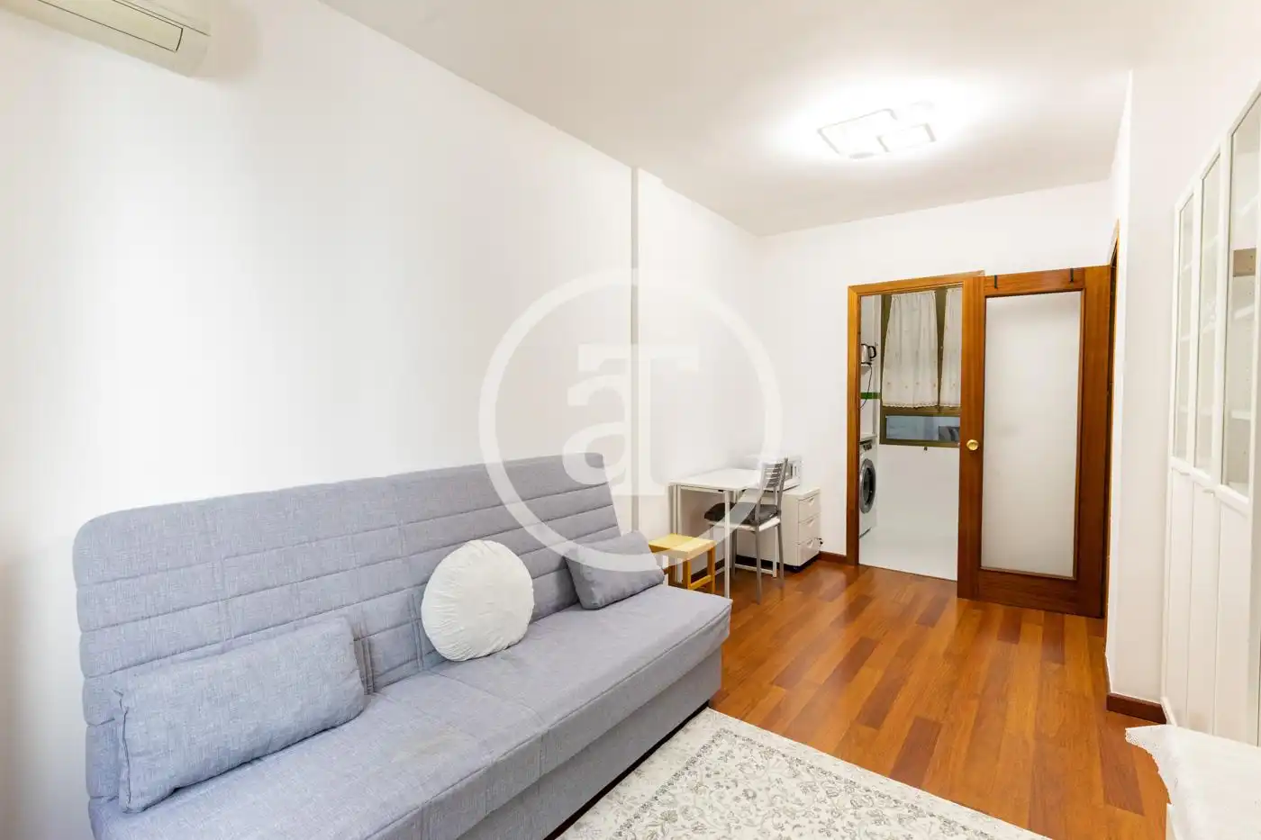 Appartamento con ascensore in affitto a Calle de la Reina, imagen 6