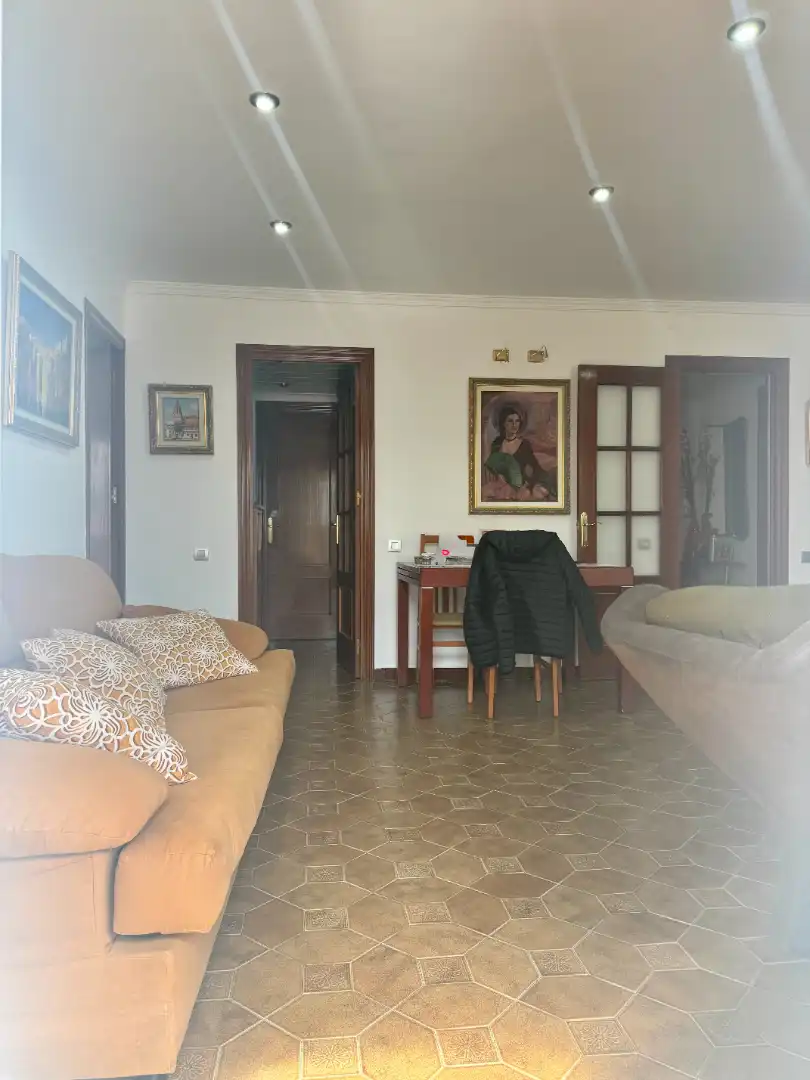 Sala d'estar de Àtic en venda en L'Hospitalet de Llobregat amb Aire condicionat, Terrassa i Traster