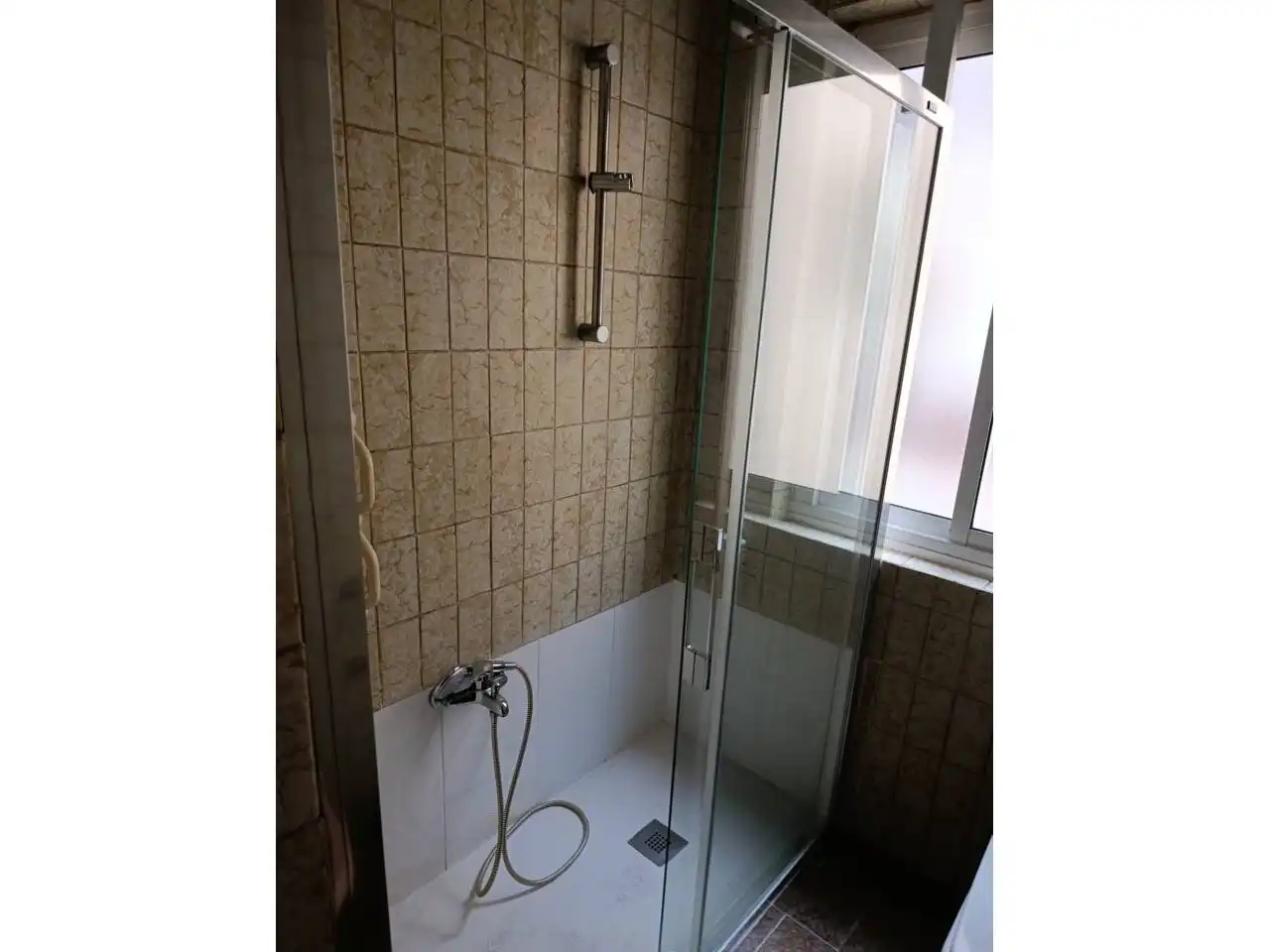 Baño de Piso en venta en León Capital  con Calefacción, Terraza y Trastero