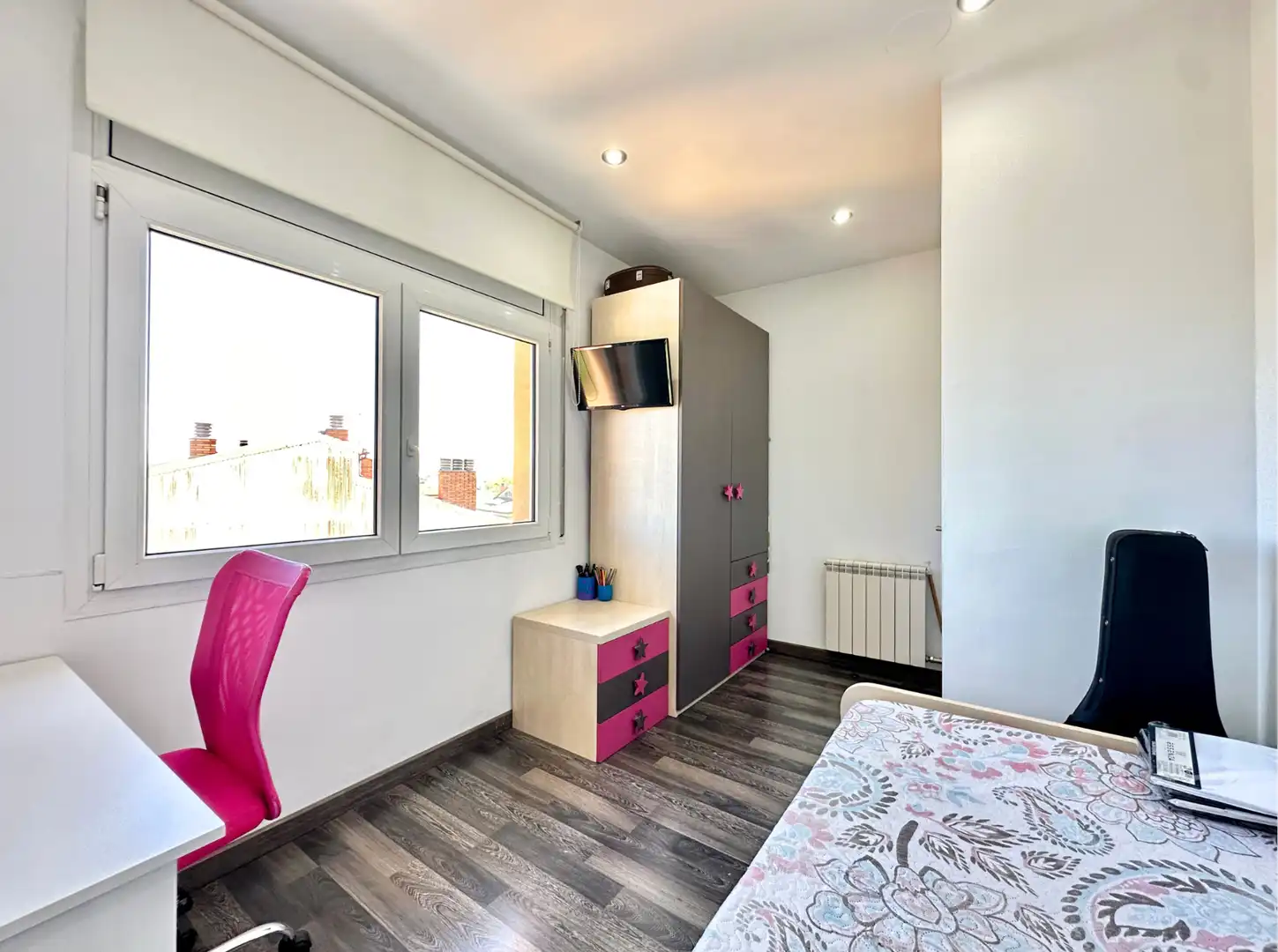 Bedroom of Houses for sale in Torelló  with Air Conditioner, Heating and Private garden