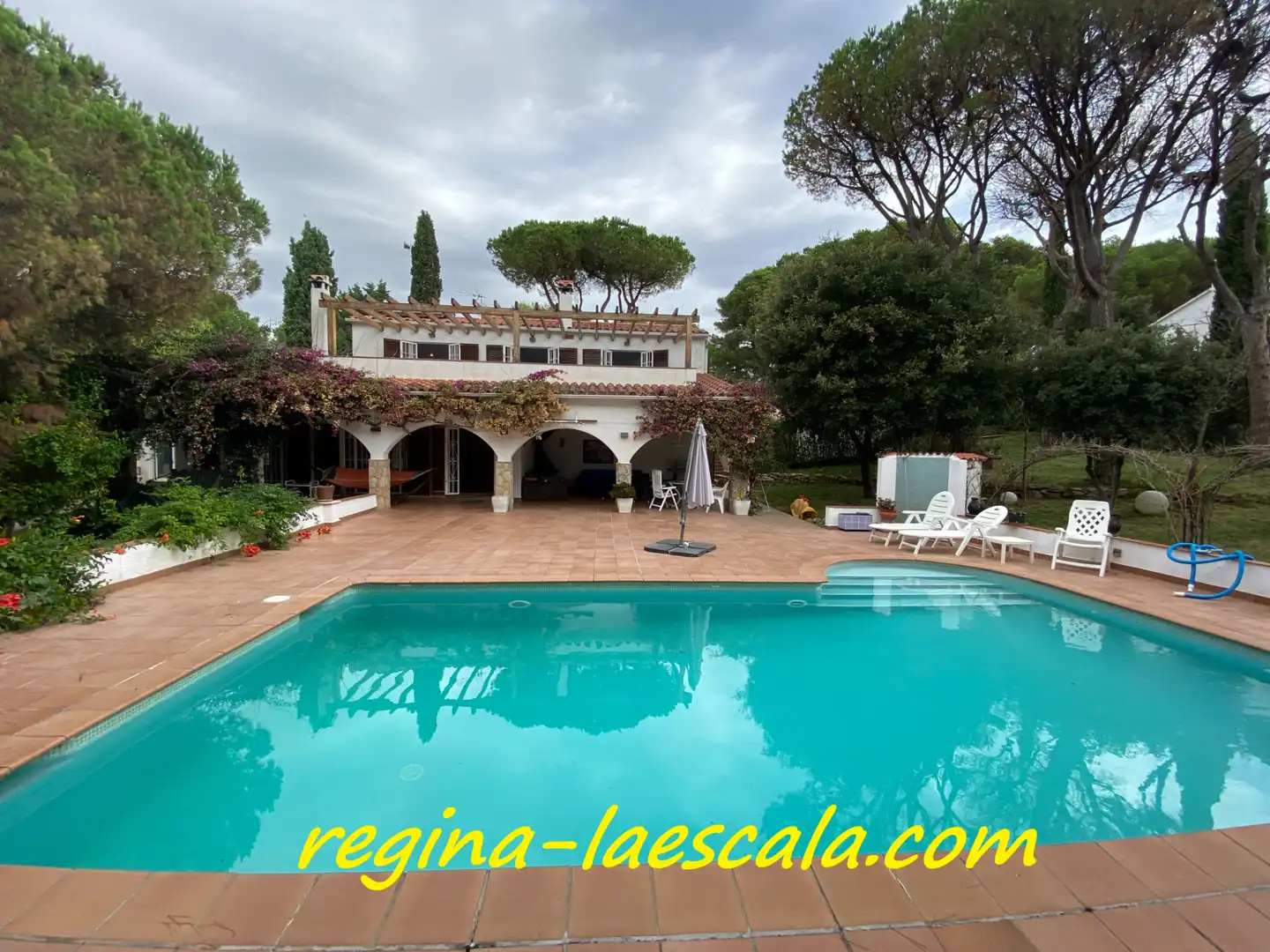 Piscina de Casa o xalet en venda en L'Escala amb Aire condicionat, Calefacció i Jardí privat