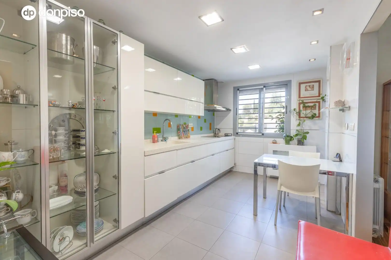 Cocina de Casa adosada en venta en Granada con Aire acondicionado, Calefacción y Balcón