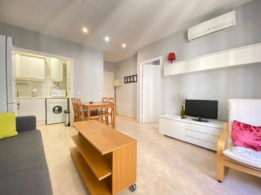 Exterior view of Flat to rent in  Barcelona Capital  with Air Conditioner, Furnished and Oven
