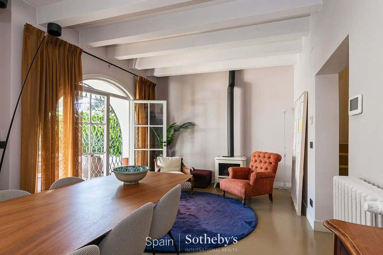 Comedor de Casa adosada en venta en Sitges con Aire acondicionado, Calefacción y Jardín privado