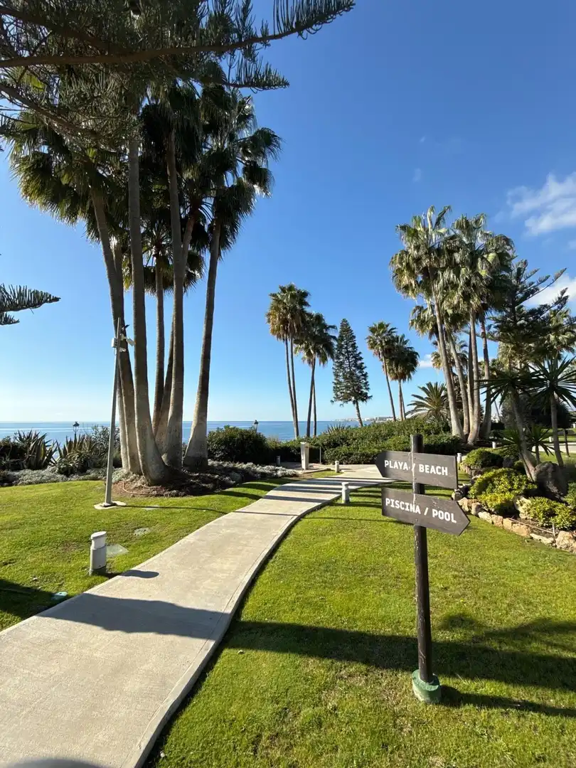 Vista exterior de Apartamento en venta en Marbella con Calefacción, Terraza y Trastero