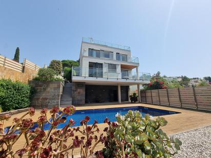 Vista exterior de Casa o xalet en venda en Lloret de Mar amb Jardí privat, Terrassa i Traster