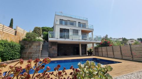 Espectacular Residencia con Vistas al Mar y Montaña en Canyelles