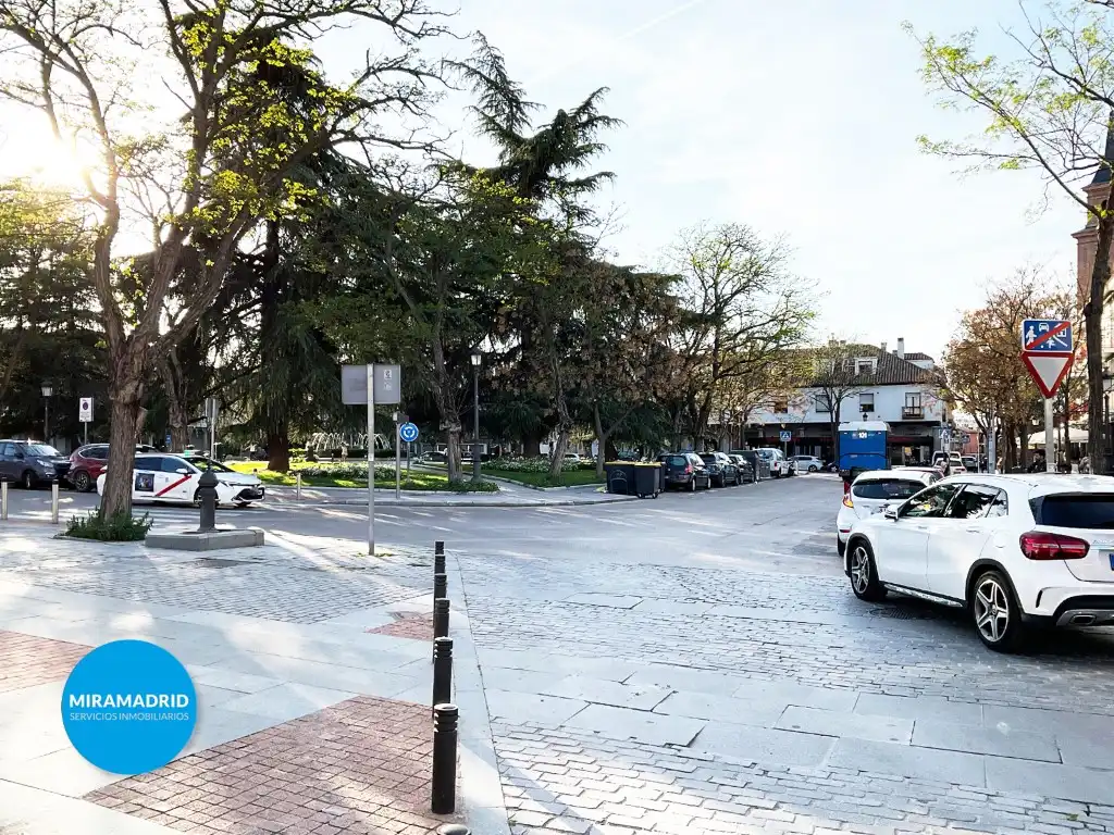 Außenansicht von Garage zum Verkauf in Madrid