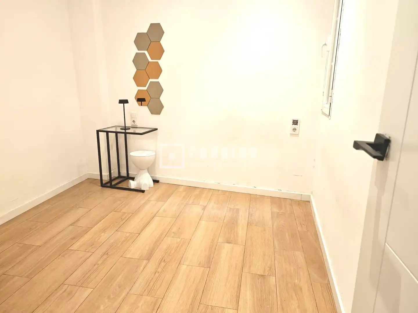 Dormitori de Apartament de lloguer en Madrid amb Calefacció i Moblat