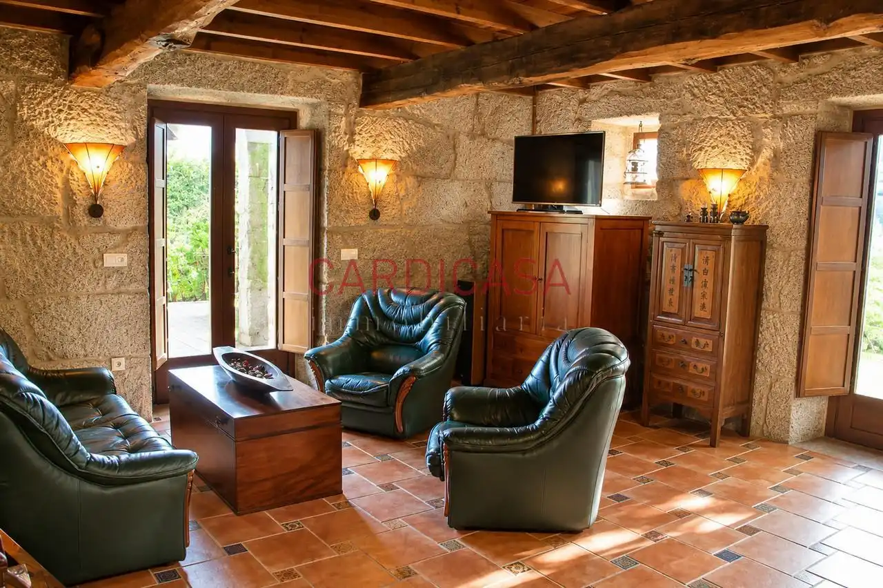Sala d'estar de Casa o xalet en venda en Mondariz amb Calefacció, Jardí privat i Terrassa