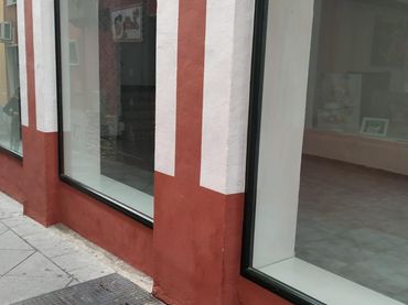 Local comercial en alquiler en Miralvalle - Av. Virgen del Puerto - La Data