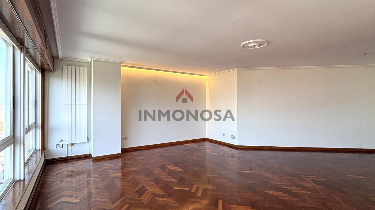 Sala d'estar de Pis en venda en Ferrol amb Calefacció, Parquet i Traster