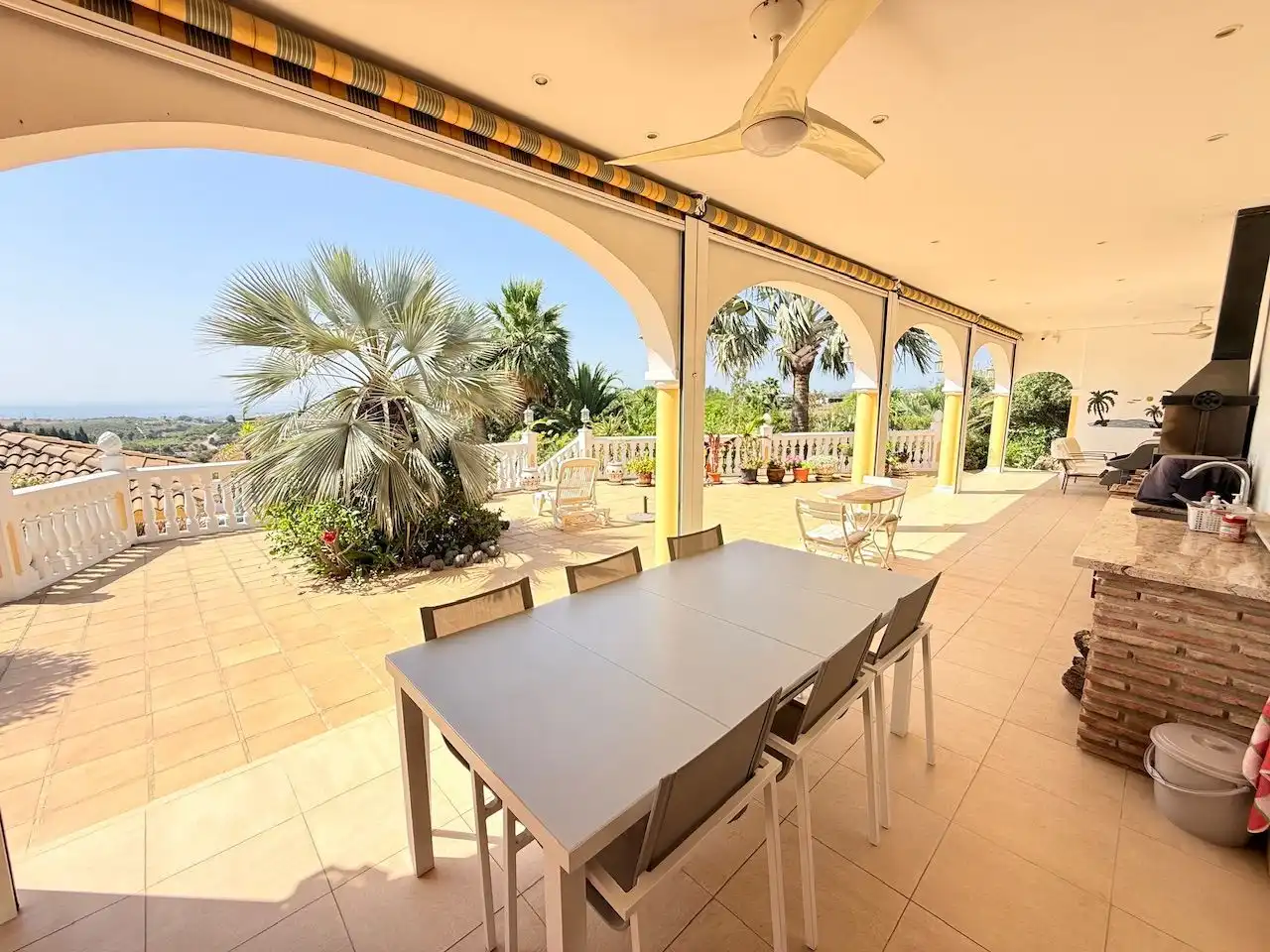 Terraza de Casa o chalet en venta en Vélez-Málaga con Aire acondicionado, Calefacción y Jardín privado