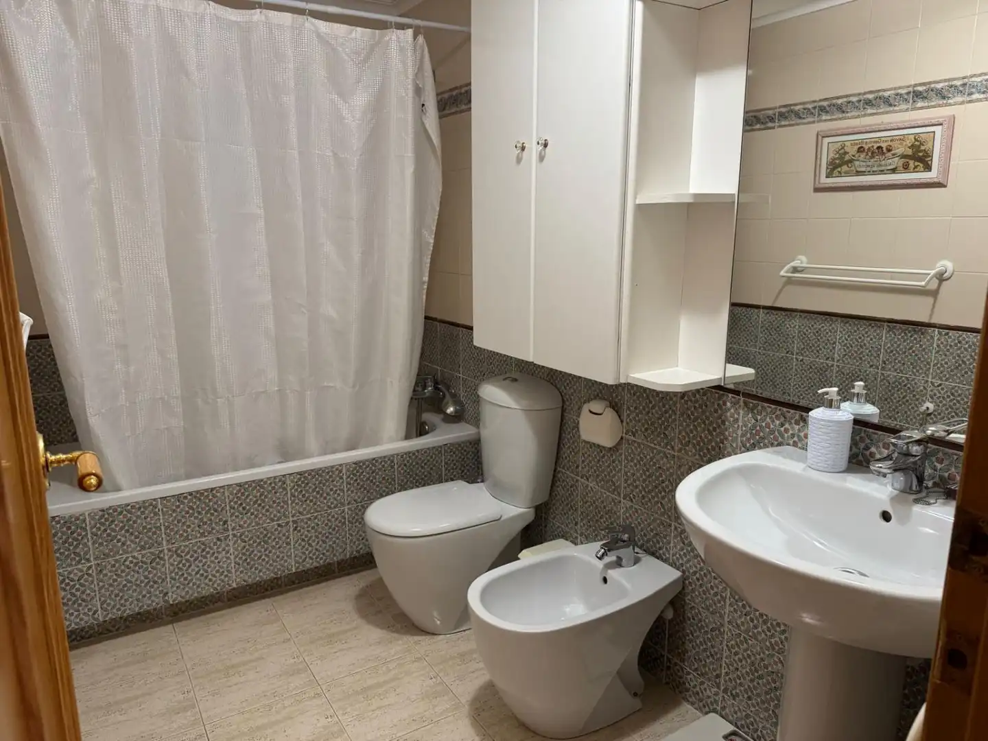 Bany de Àtic de lloguer en Alicante / Alacant amb Jardí privat, Terrassa i Moblat