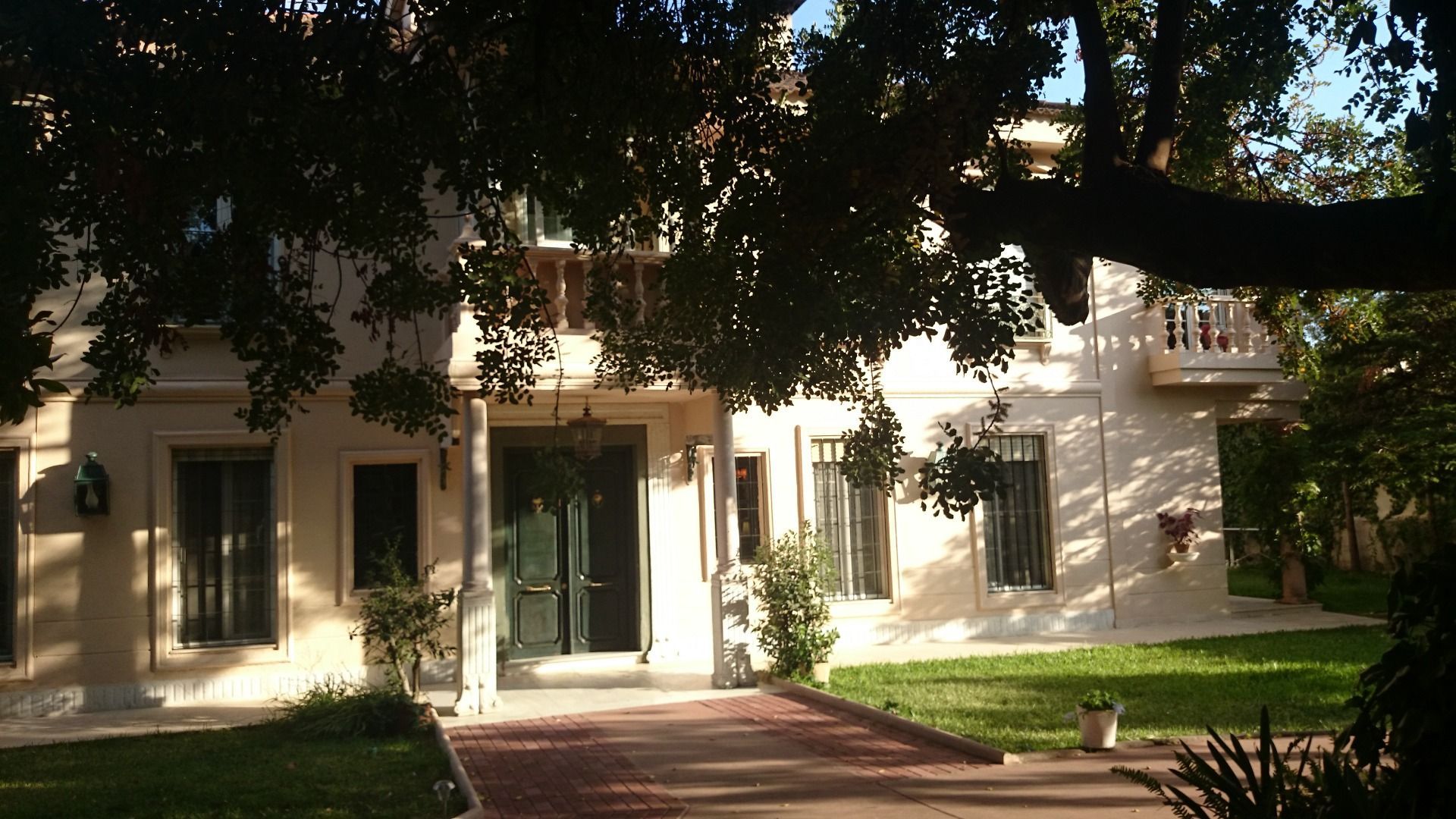 Vista exterior de Casa o xalet en venda en  Córdoba Capital amb Aire condicionat, Jardí privat i Piscina