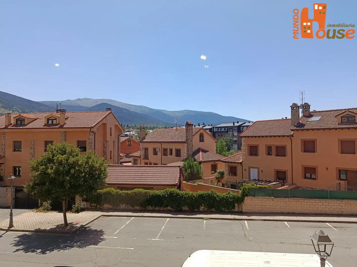 Vista exterior de Pis de lloguer en Real Sitio de San Ildefonso amb Calefacció, Traster i Balcó