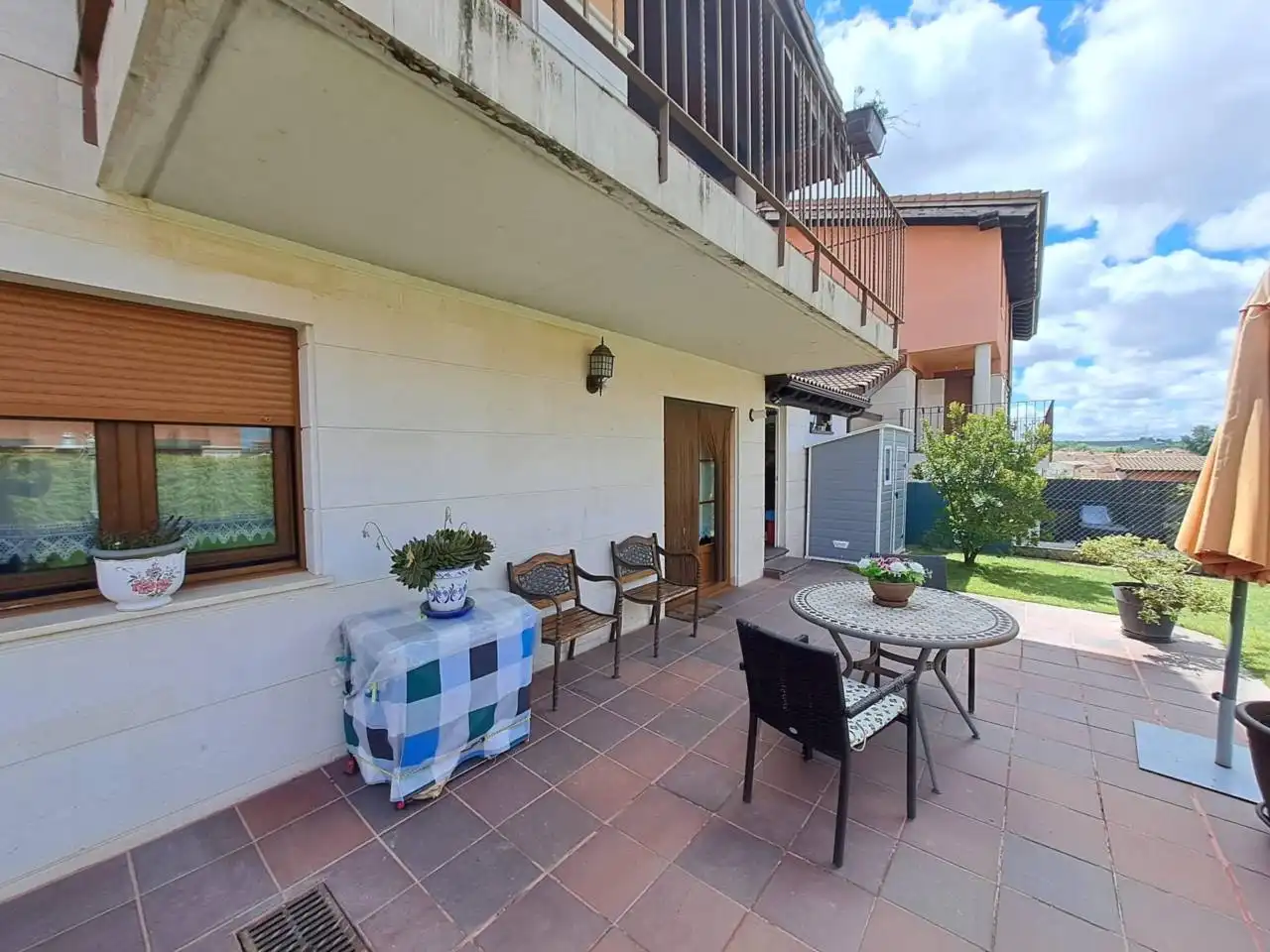 Terrassa de Casa adosada en venda en Villagonzalo Pedernales amb Calefacció, Jardí privat i Terrassa