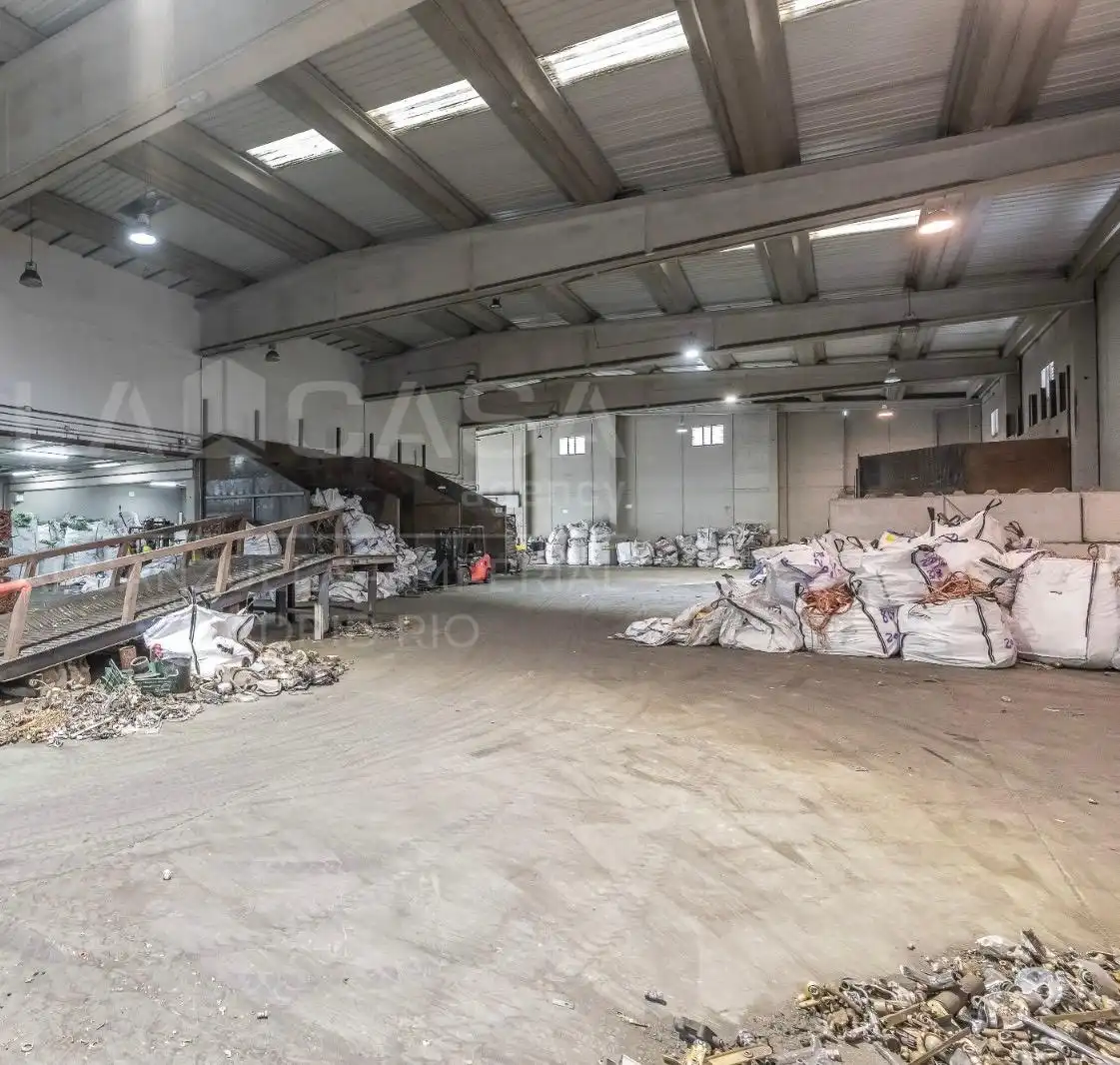 Nave industrial en venta en Calle Puerto de Pajares, imagen 6