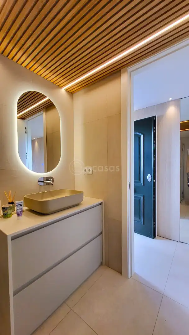Baño de Apartamento en venta en Benalmádena pueblo