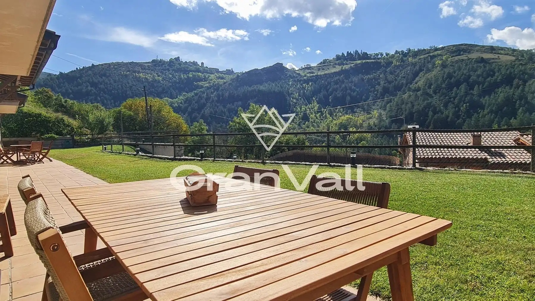 Adossat amb terrassa en venda a Montellà i Martinet