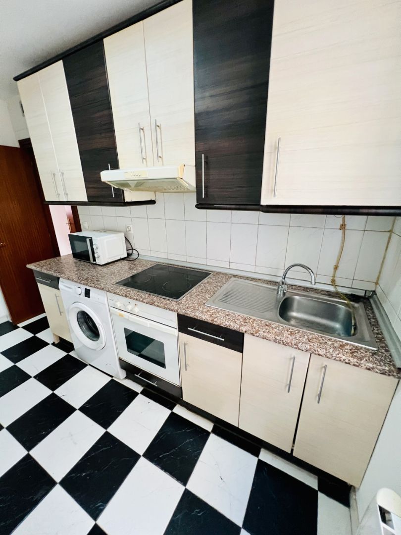 Kitchen of Flat for sale in  Zaragoza Capital  with Air Conditioner and Heating