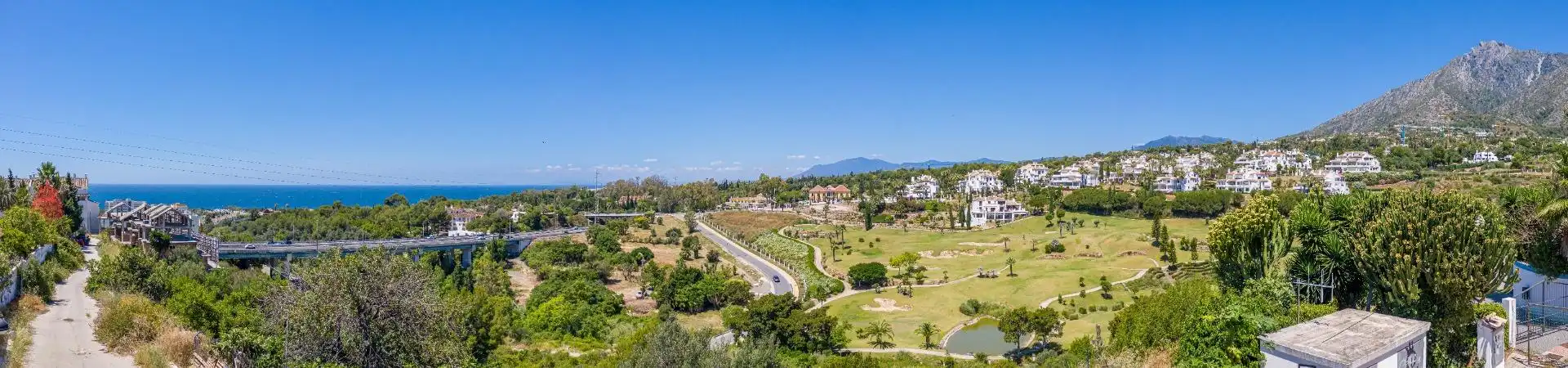 Vista exterior de Casa o xalet en venda en Marbella amb Aire condicionat, Calefacció i Jardí privat
