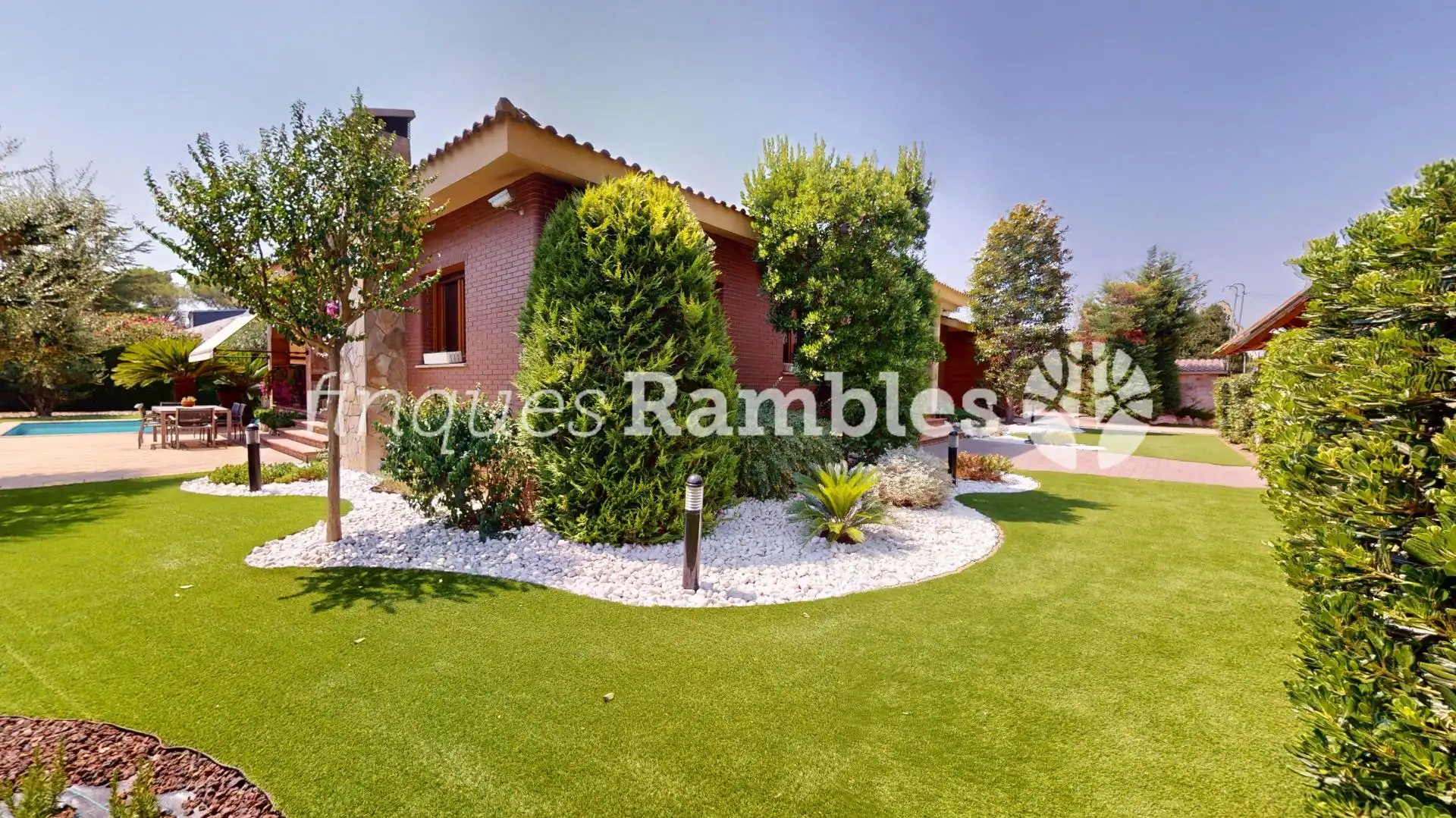 Vista exterior de Casa o chalet en venta en La Pobla de Claramunt con Calefacción, Jardín privado y Terraza