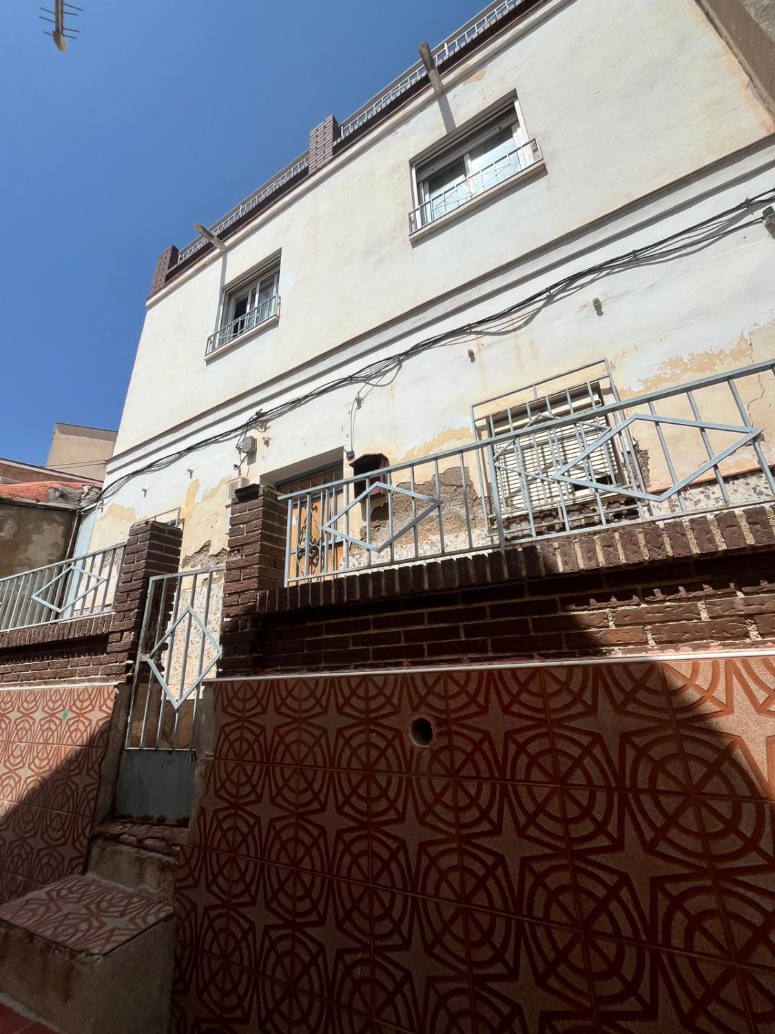 Vista exterior de Casa o xalet en venda en Lorca amb Terrassa i Balcó