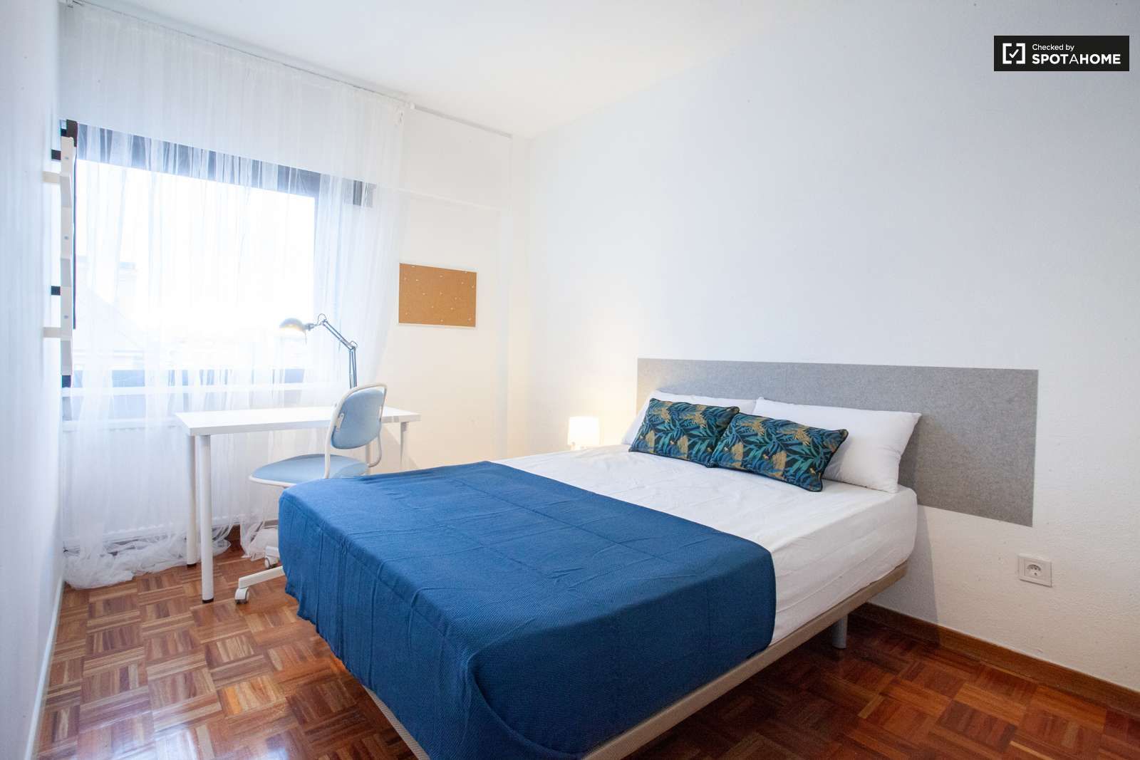 Flat to share in Colina