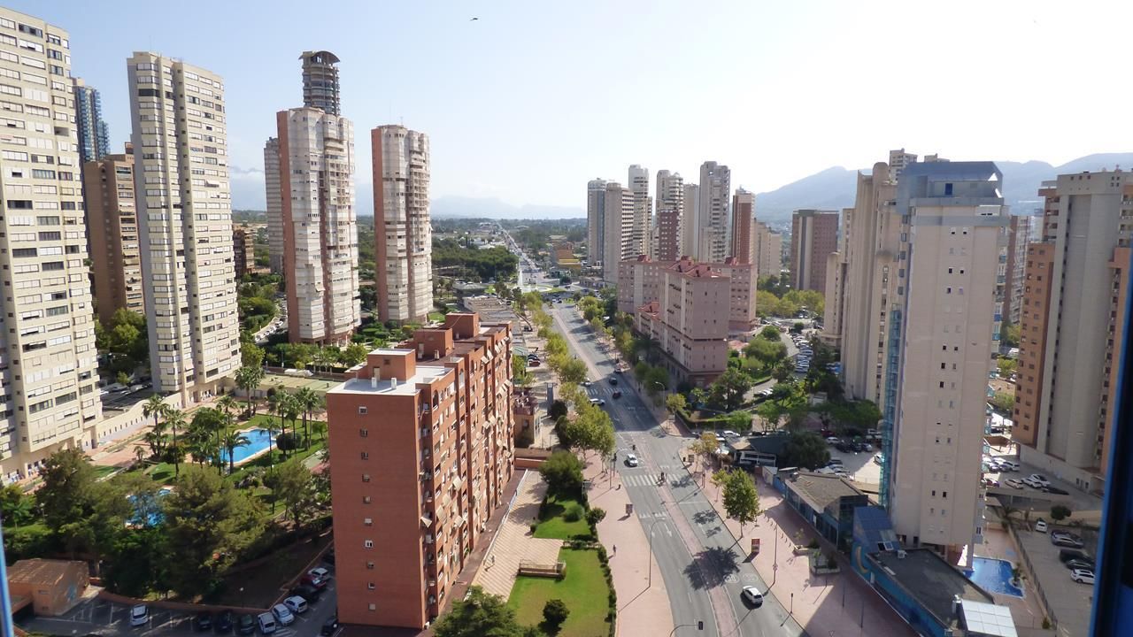 Vista exterior de Pis en venda en Benidorm amb Piscina i Piscina comunitària