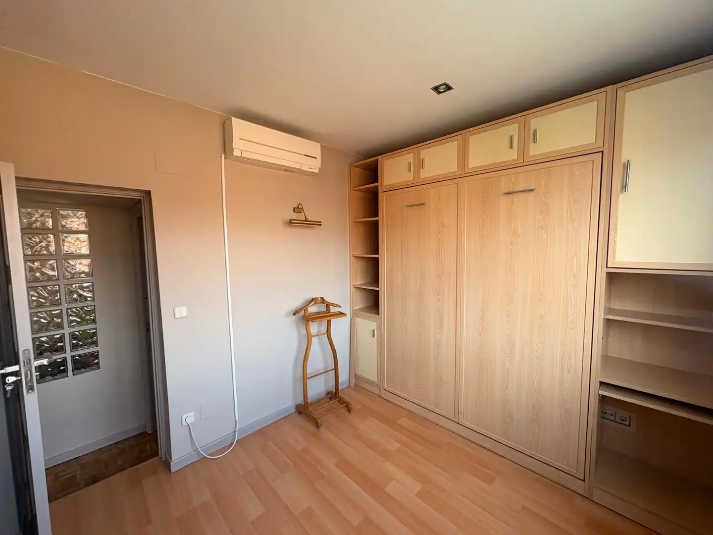 Schlafzimmer von Wohnung zur Miete in Madrid mit Heizung und Terrasse