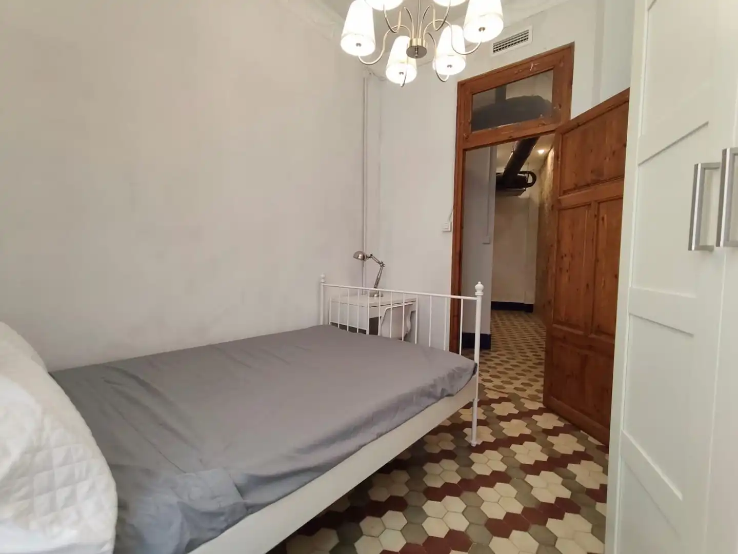 Schlafzimmer von Wohnung zur Miete in Valencia mit Klimaanlage, Heizung und Möbliert