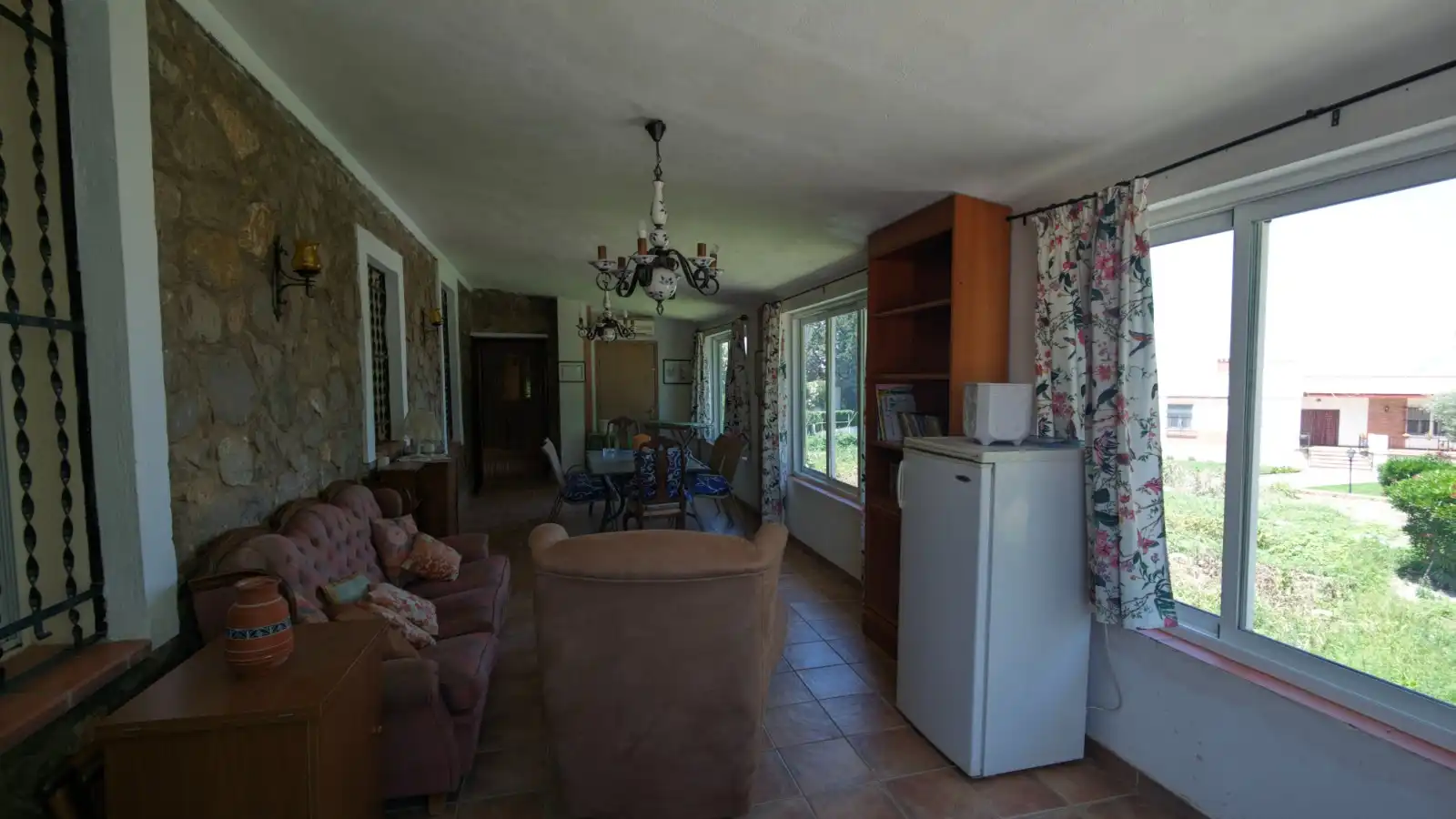 Sala d'estar de Casa o xalet en venda en La Zubia amb Aire condicionat, Jardí privat i Traster