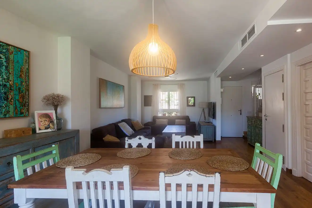 Sala de estar de Casa adosada en venta en Tarifa con Aire acondicionado, Calefacción y Jardín privado