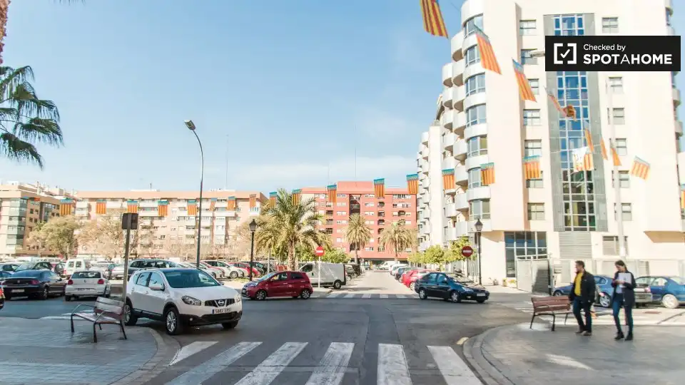 Exterior view of Flat for rent in Valencia  with Air Conditioner, Heating and Furnished