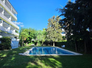 Piso con piscina en venta en Can Girona - Terramar - Vinyet