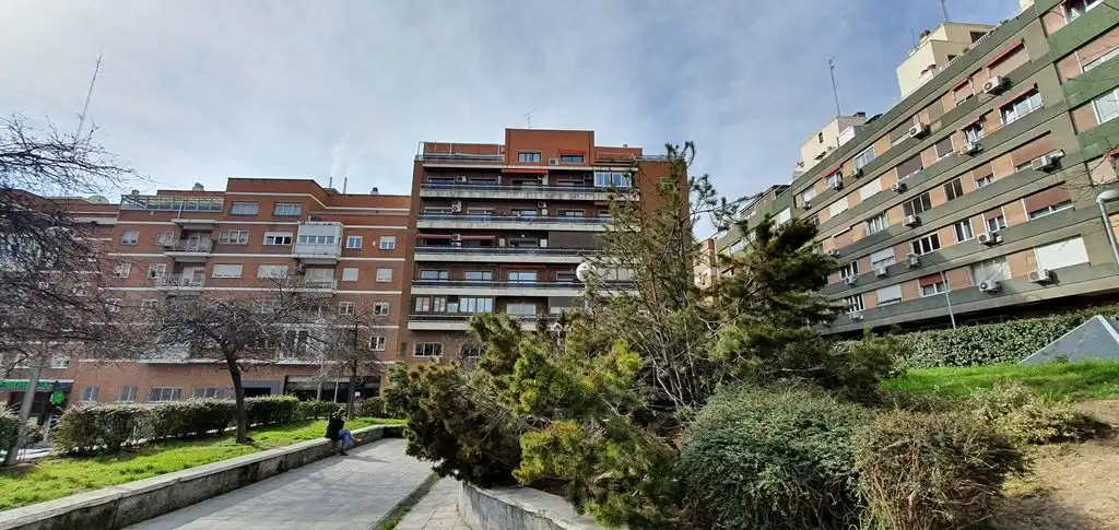 Außenansicht von Wohnungen zur Miete in Madrid mit Klimaanlage, Heizung und Parkett