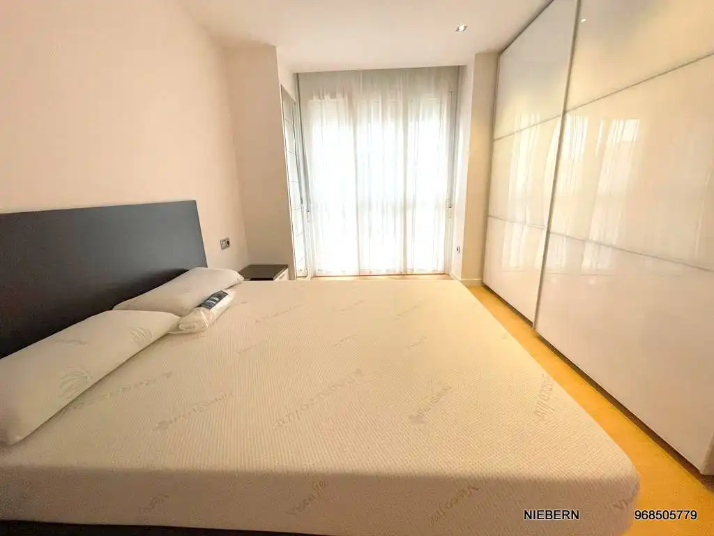 Habitación de Piso de alquiler en Cartagena con Aire acondicionado, Parquet y Amueblado