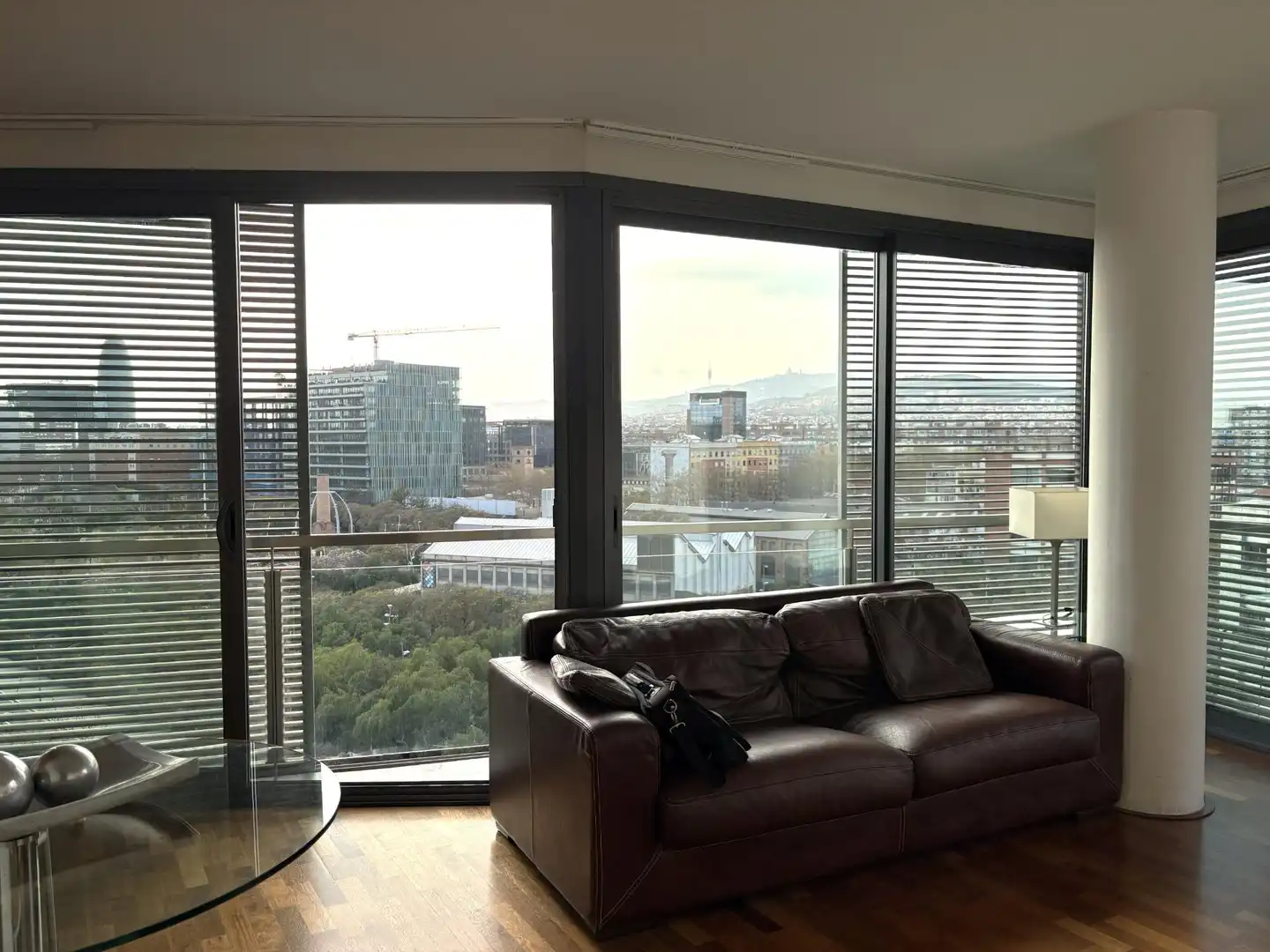 Sala de estar de Piso en venta en  Barcelona Capital con Balcón