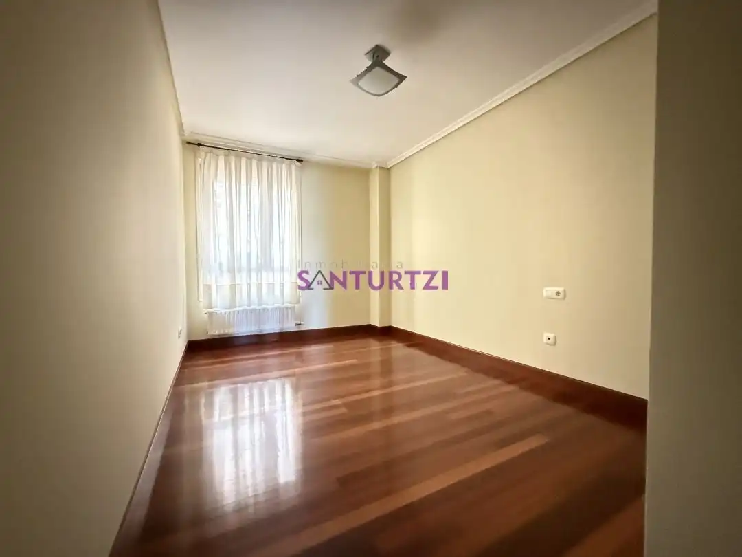 Schlafzimmer von Wohnung zum Verkauf in Santurtzi  mit Heizung