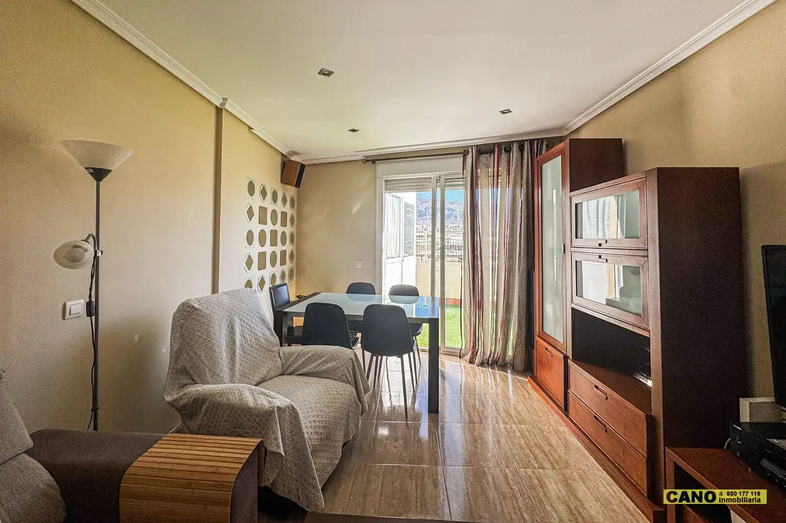 Sala de estar de Piso en venta en Roquetas de Mar con Aire acondicionado, Calefacción y Terraza