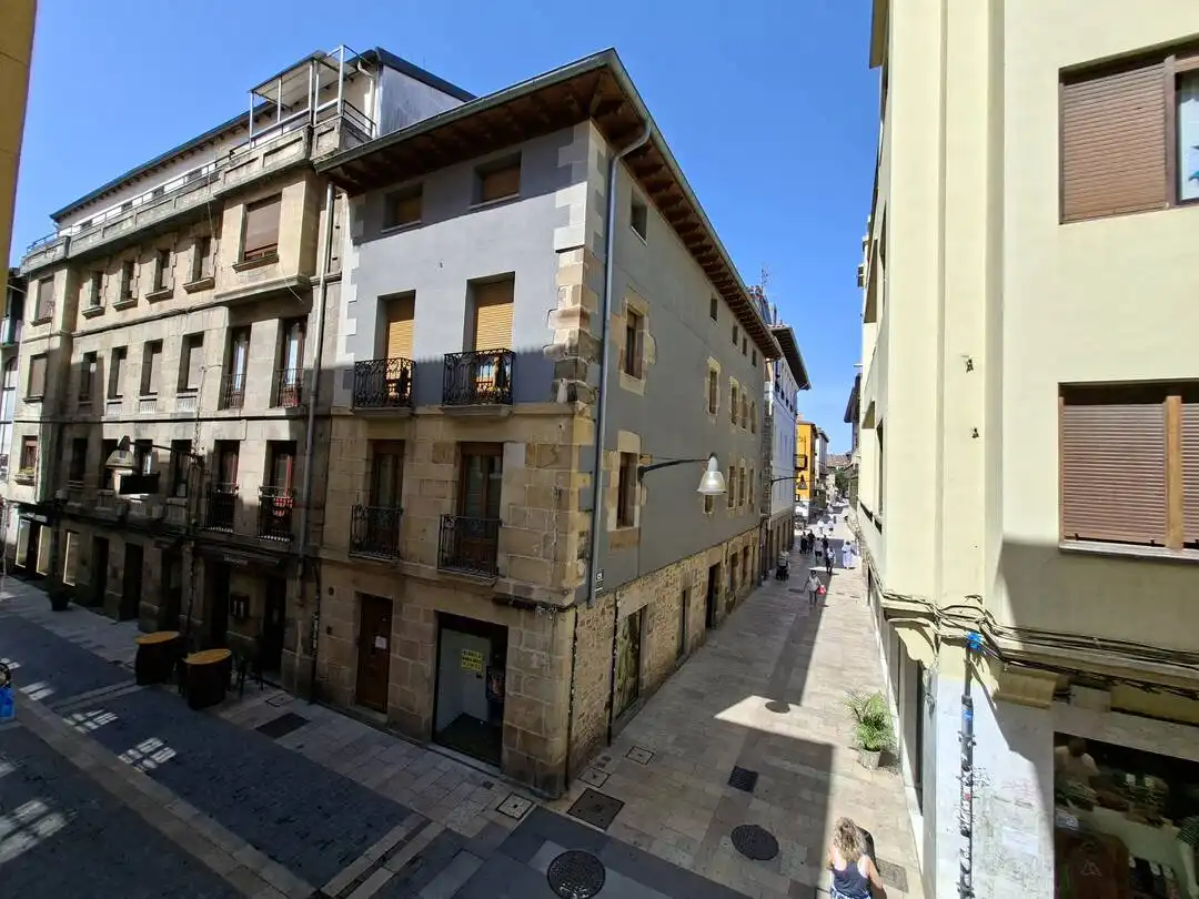 Außenansicht von Wohnung zum Verkauf in Durango mit Heizung und Terrasse