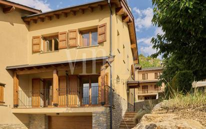 Vista exterior de Casa adosada en venda en Alp amb Terrassa
