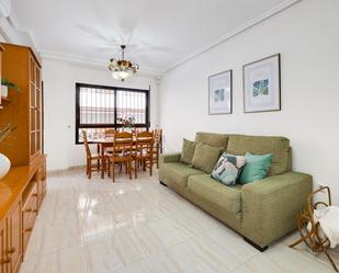 Sala d'estar de Planta baixa en venda en Torrevieja amb Aire condicionat, Terrassa i Balcó