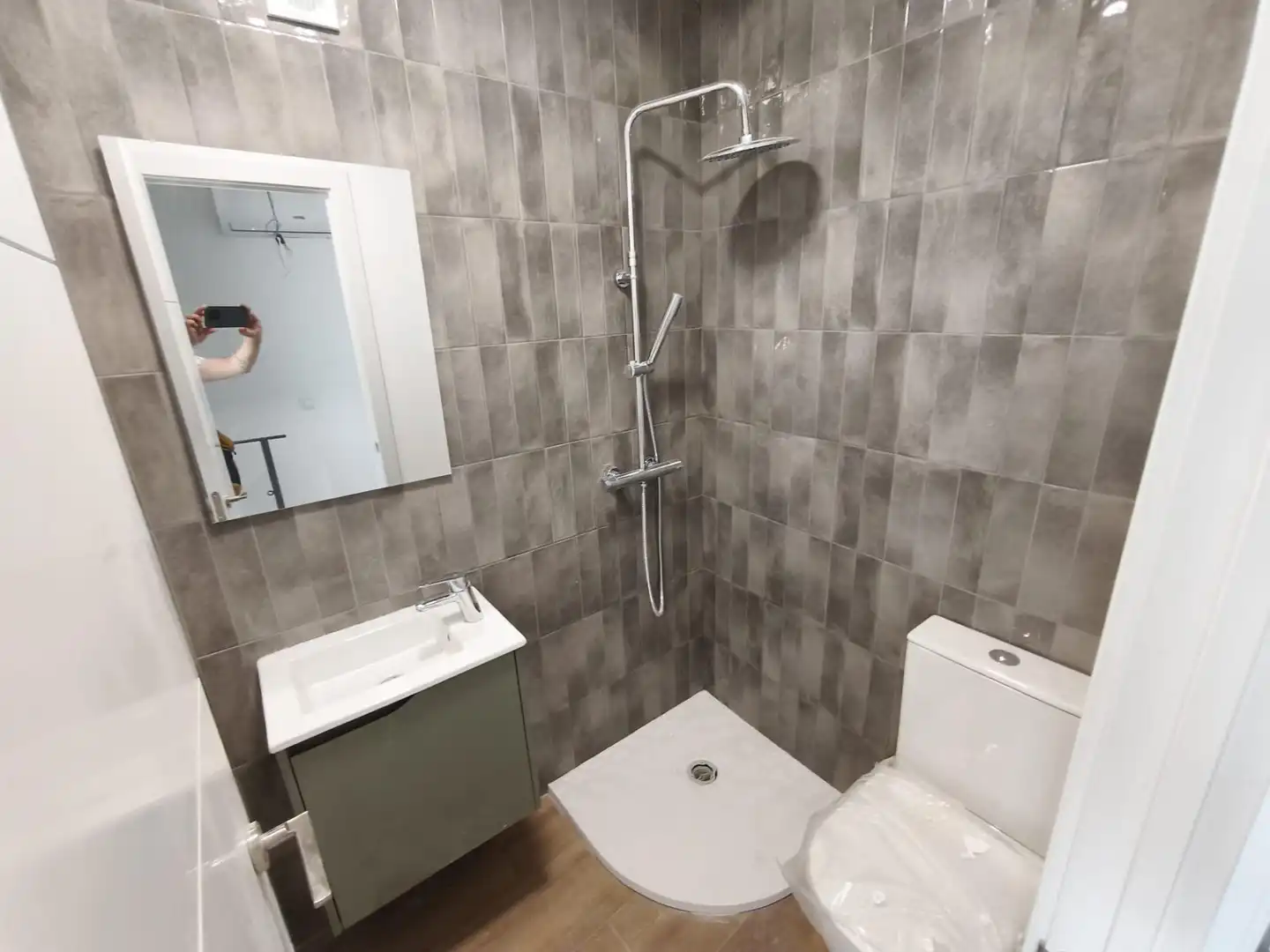 Bathroom of Houses for sale in Sabadell  with Air Conditioner, Parquet flooring and Terrace
