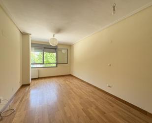 Bedroom of Flat to rent in Getafe  with Air Conditioner, Heating and Community pool