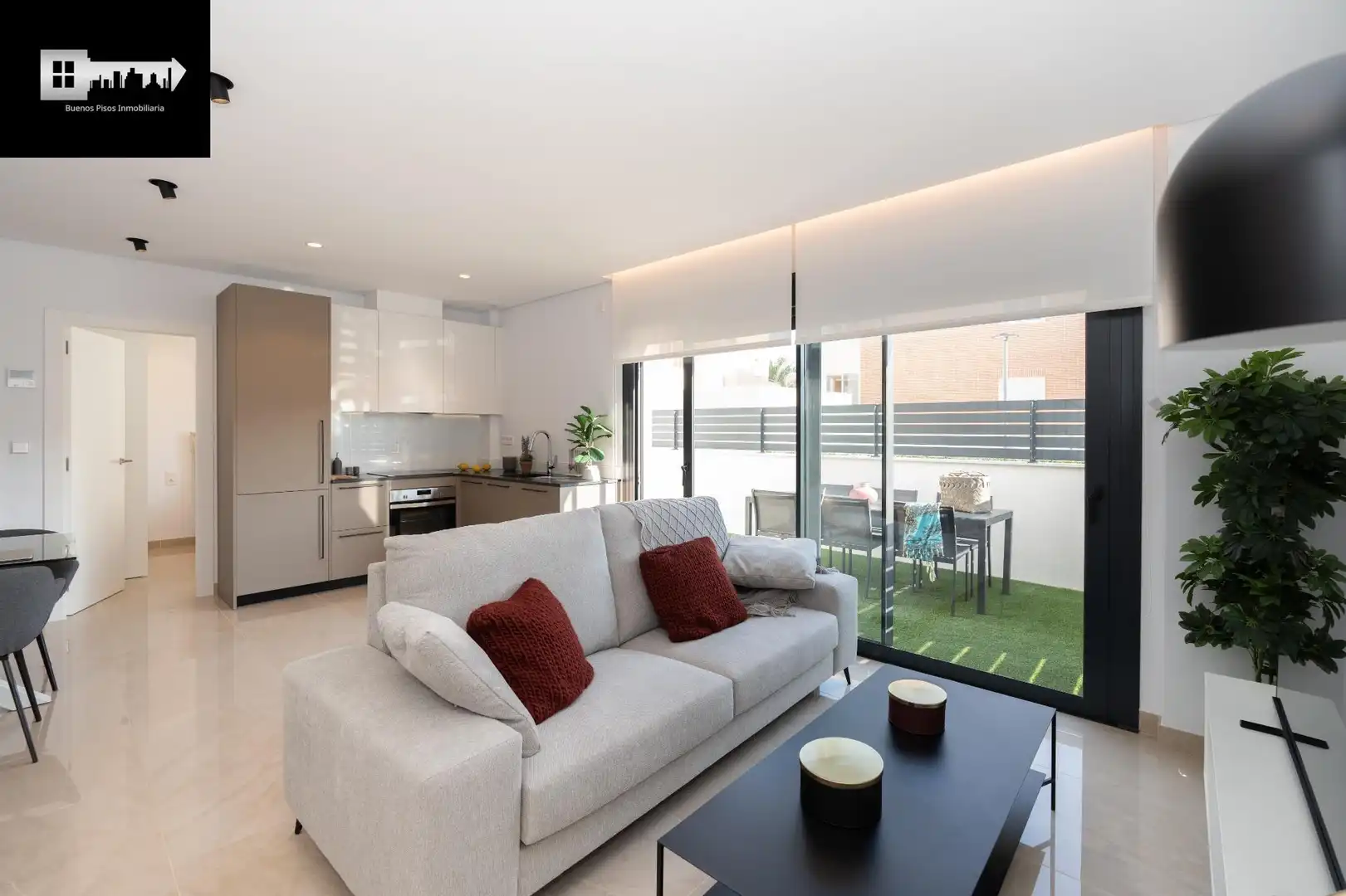 Sala d'estar de Casa adosada en venda en Santa Pola amb Aire condicionat, Calefacció i Jardí privat