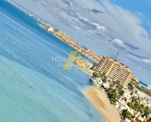 Vista exterior de Apartament en venda en La Manga del Mar Menor amb Aire condicionat, Terrassa i Piscina