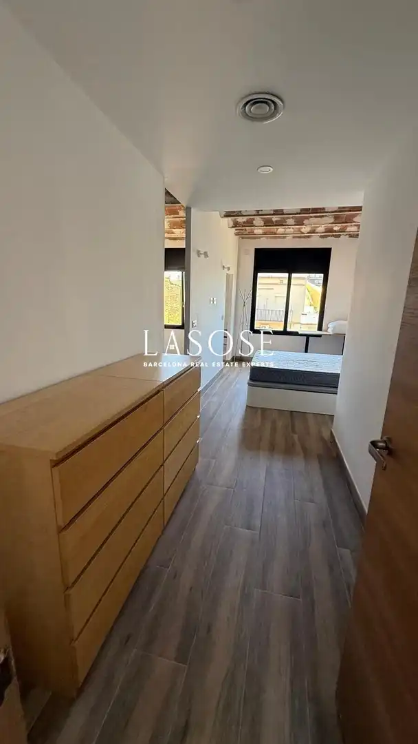 Dormitori de Casa o xalet en venda en Barcelona amb Aire condicionat, Calefacció i Terrassa